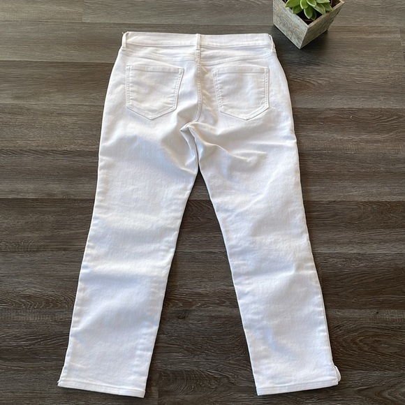 Old Navy Mid-Rise Straight Crop Bright White Distressed Five Pocket Jeans - Picture 2 of 13